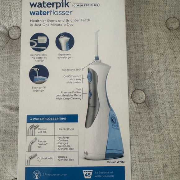 Water Pik Cordless Plus with 4 Tips - Picture 3 of 6